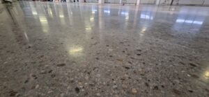 Pardoseala curata in hala sau depozit