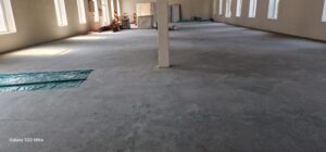 Aspect incinta magazin cu pardoseala din mozaic