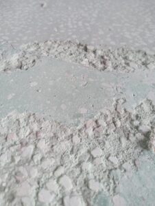 Zone de pardoseala ce urmează a fi reparate