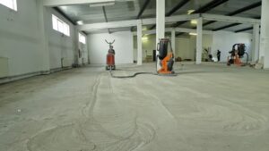 Slefuire fără praf a pardoselei din beton